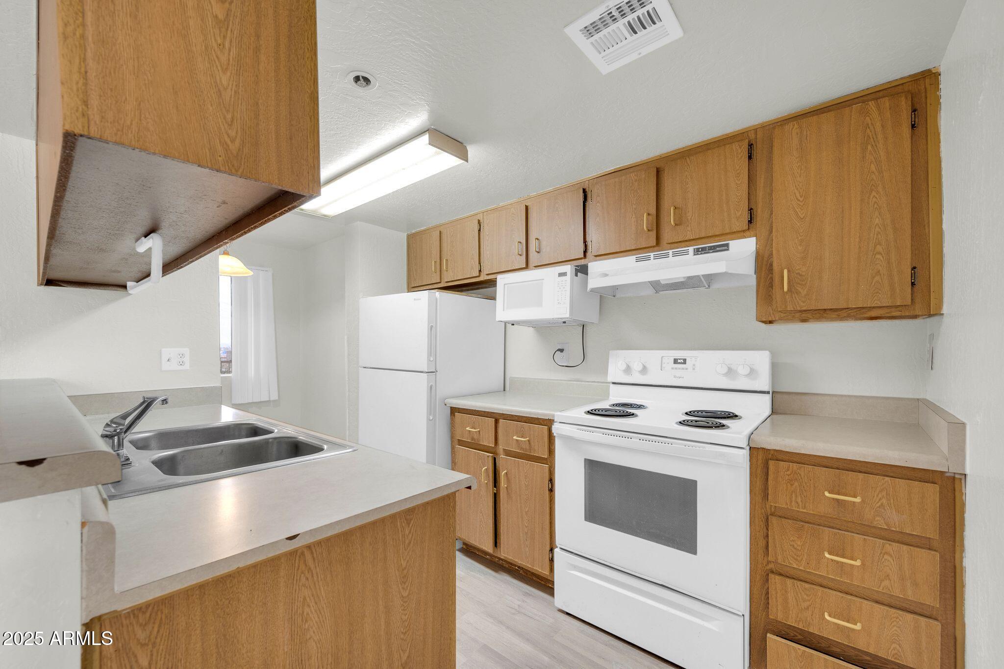 12123 West Bell Road, Unit 241 Surprise, AZ 85378 - Photo 4 of 13 12123 W Bell Rd unit 241-8