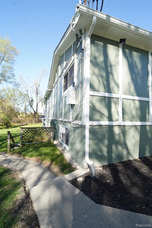 1298 East Highland Road Highland, MI 48356 - Photo 5 of 36 Gallery Image 5