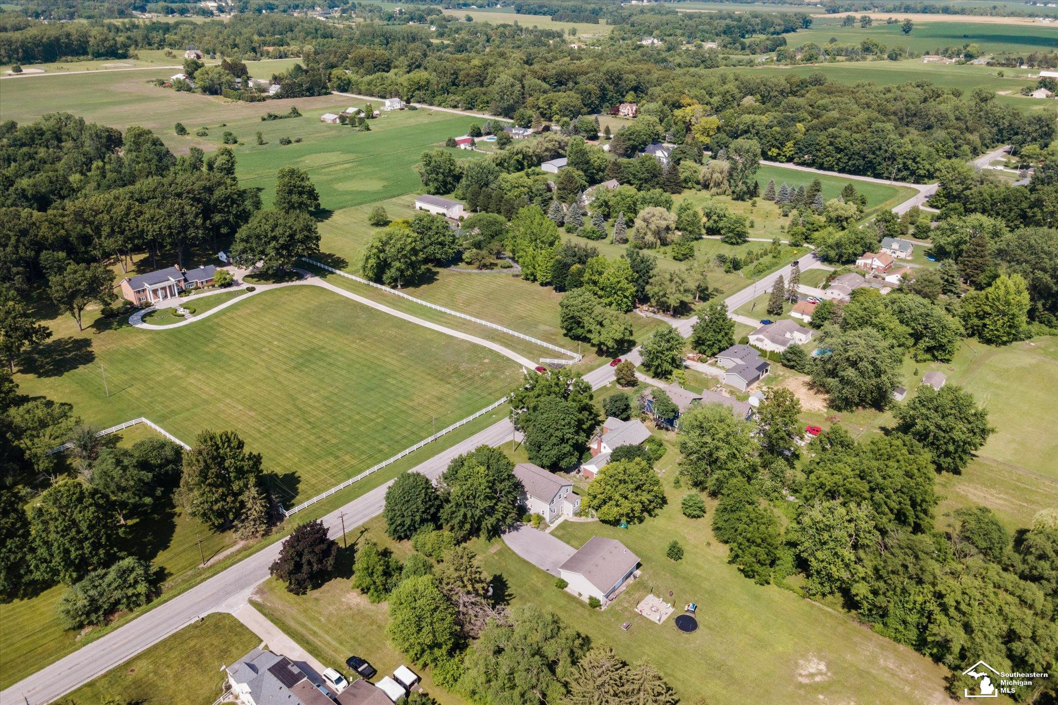 221 East Temperance Road Temperance, MI 48182 - Photo 58 of 66 50114157-57.JPG