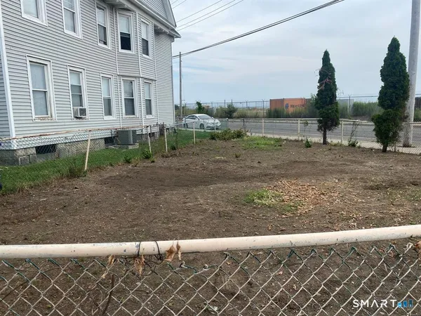 $70,000 | 520 Seaview Avenue, Bridgeport, CT 06607