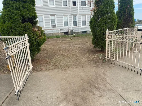 $70,000 | 520 Seaview Avenue, Bridgeport, CT 06607