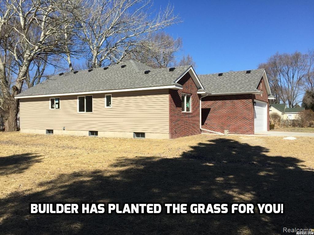 BUILDER HAS PLANTED THE GRASS FOR YOU.jpg