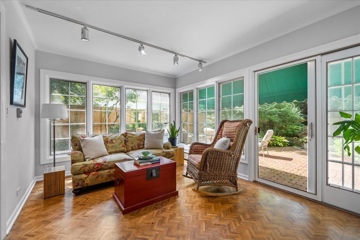 2927 Indianwood Road Wilmette, IL 60091 - Photo 12 of 39