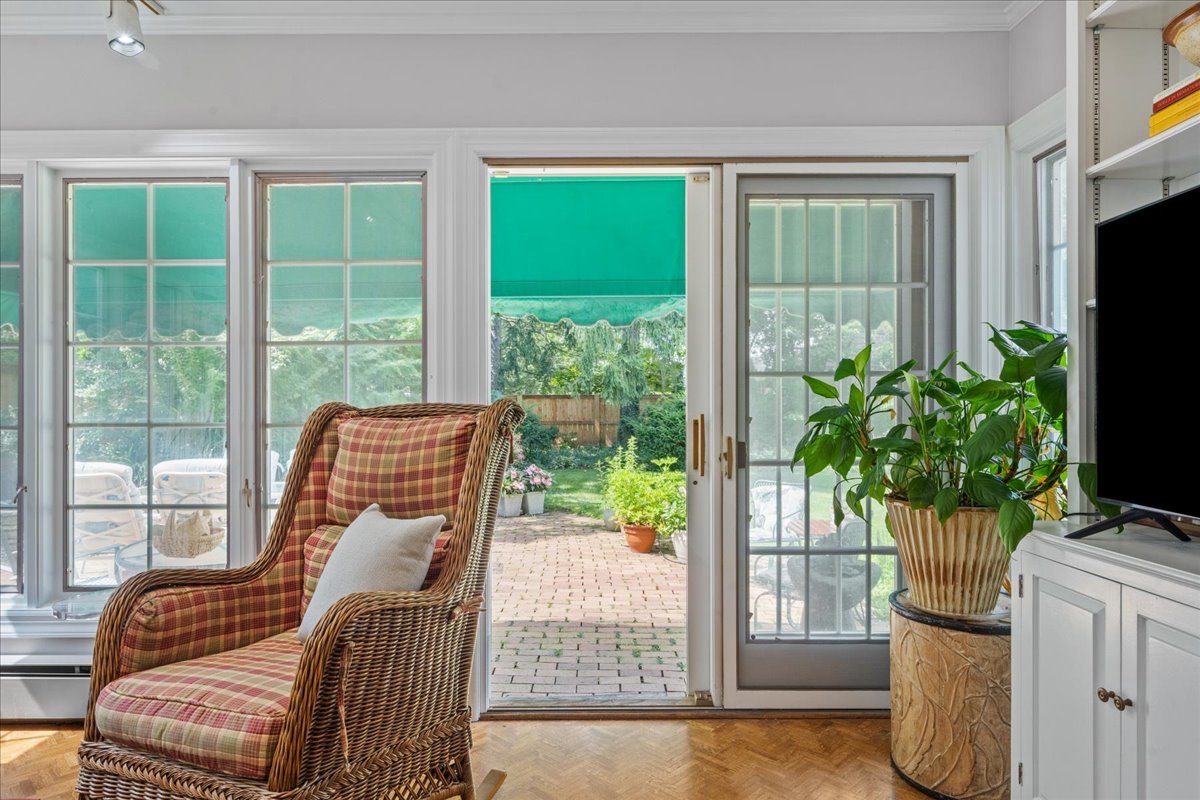 2927 Indianwood Road Wilmette, IL 60091 - Photo 13 of 39