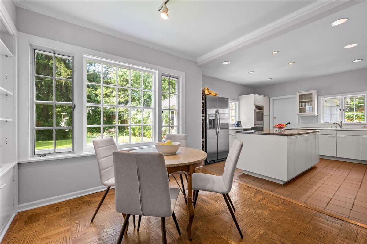 2927 Indianwood Road Wilmette, IL 60091 - Photo 15 of 39