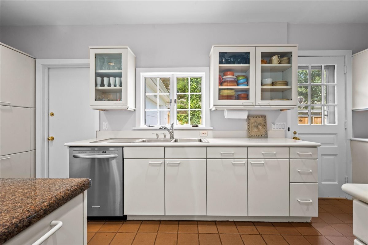 2927 Indianwood Road Wilmette, IL 60091 - Photo 19 of 39