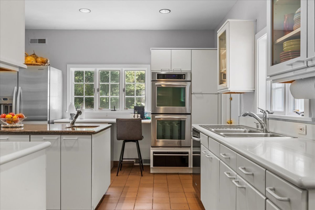 2927 Indianwood Road Wilmette, IL 60091 - Photo 21 of 39