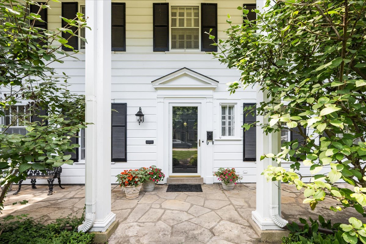 2927 Indianwood Road Wilmette, IL 60091 - Photo 3 of 39