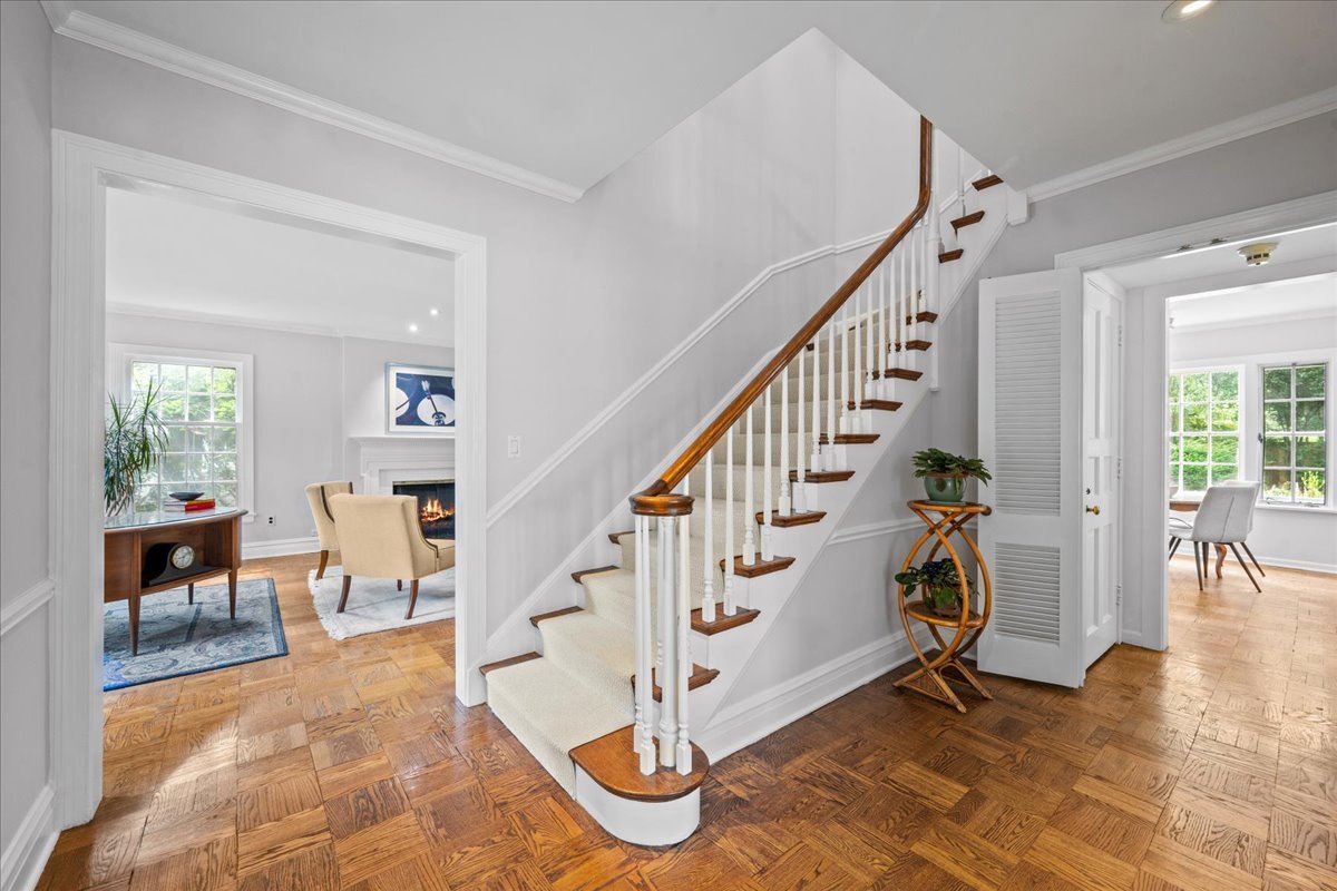 2927 Indianwood Road Wilmette, IL 60091 - Photo 4 of 39