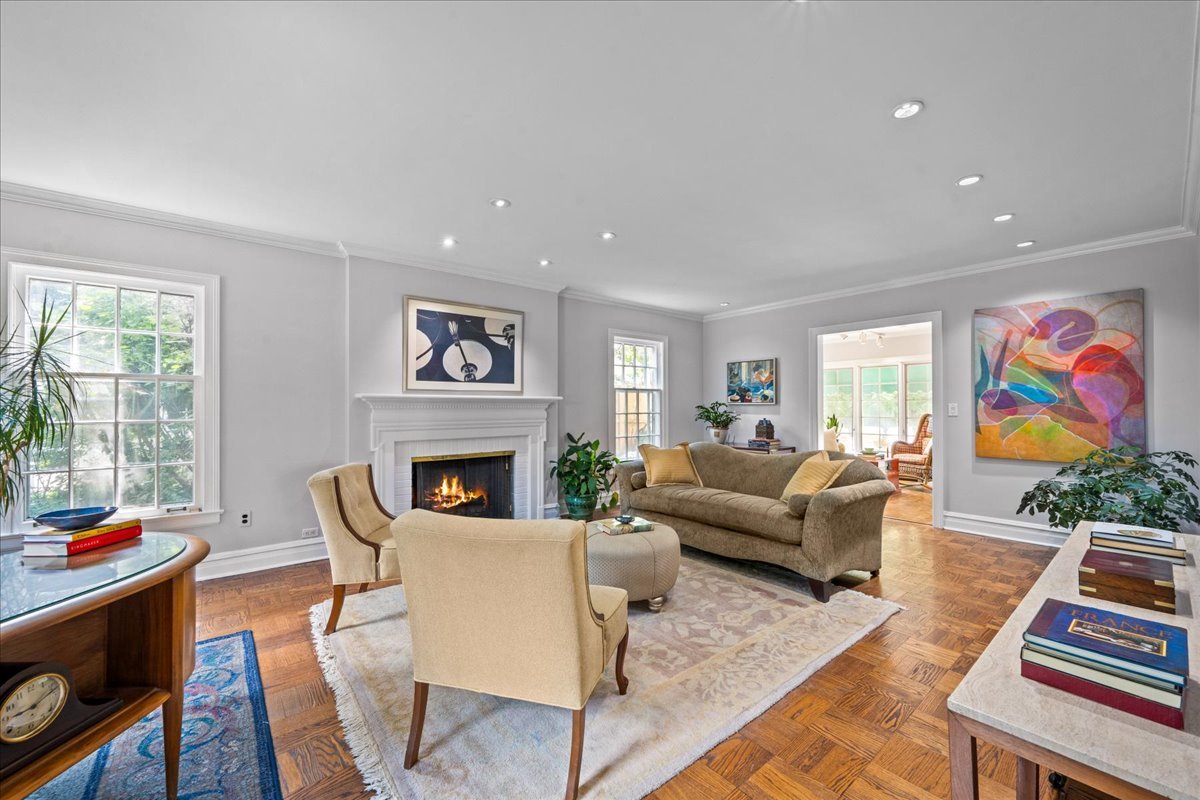 2927 Indianwood Road Wilmette, IL 60091 - Photo 9 of 39