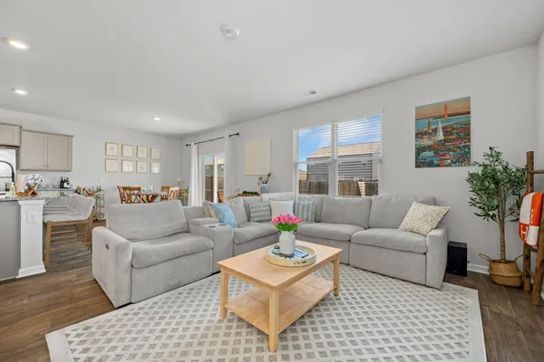 $2,600 | 307 Bear Paw Lane, Summerville, SC 29486