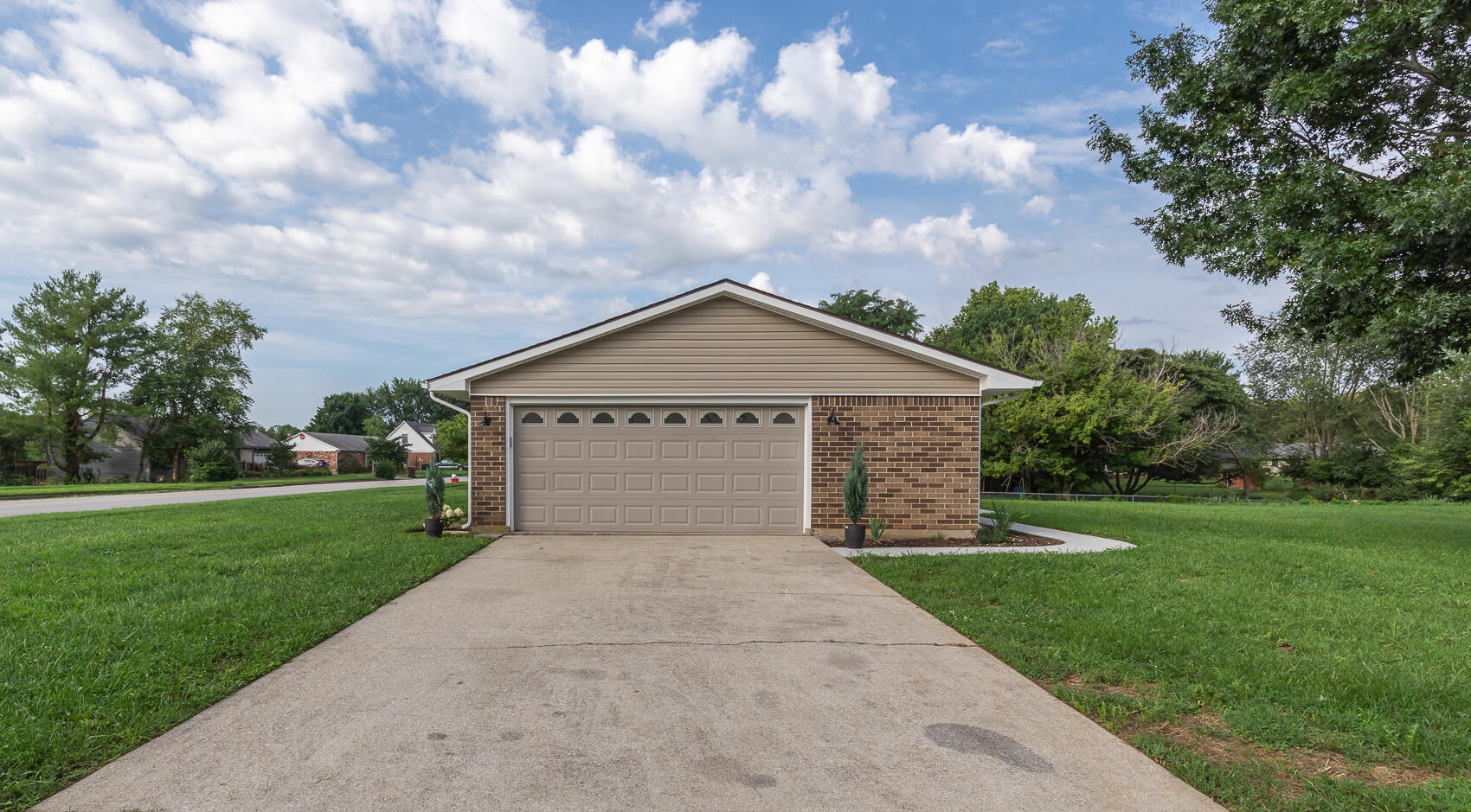 424 Marsailles Road Versailles, KY 40383 - Photo 18 of 20 424 Marsailles Rd Versailles M Jones Sho