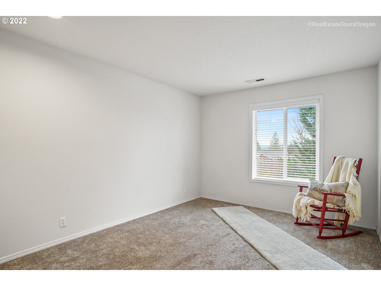 352 Meadow View Road Forest Grove, OR 97116 - Photo 24 of 26 Gallery Image 24