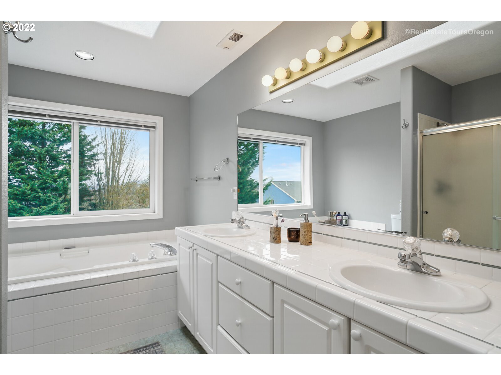 352 Meadow View Road Forest Grove, OR 97116 - Photo 25 of 26 Gallery Image 25