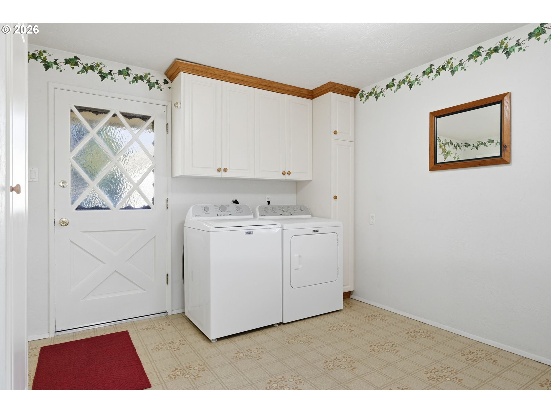 87856 Cedar Flat Road Springfield, OR 97478 - Photo 14 of 37 a utility room with closet dryer and washer