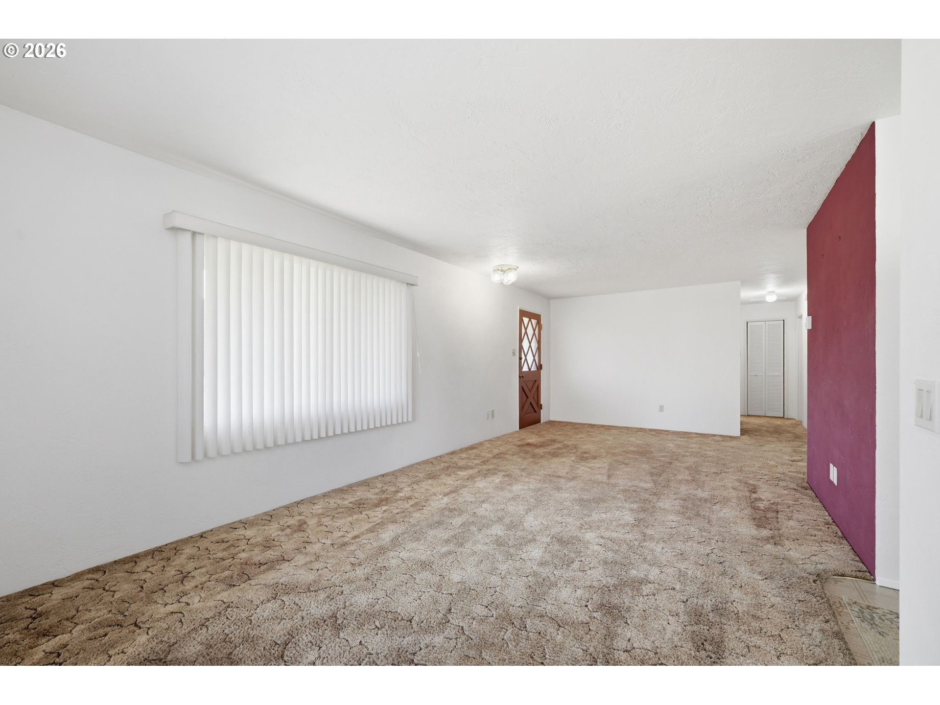 87856 Cedar Flat Road Springfield, OR 97478 - Photo 8 of 37 a view of an empty room and window