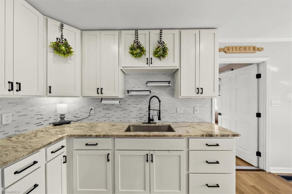 193 Deerfield Country Road Randleman, NC 27317 - Photo 7 of 38