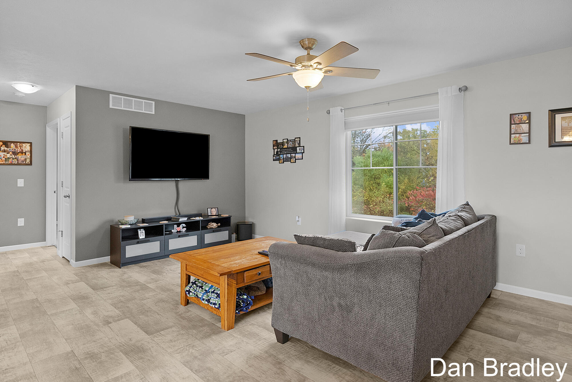 448 Tentree Street Sparta, MI 49345 - Photo 4 of 27 DSC08251