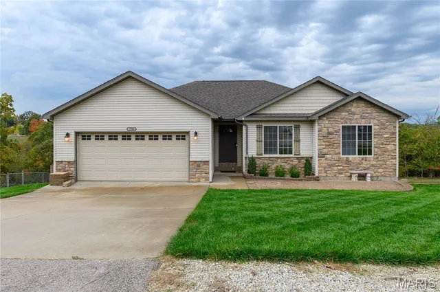 $309,000 | 19583 Ladera Road, Waynesville, MO 65583