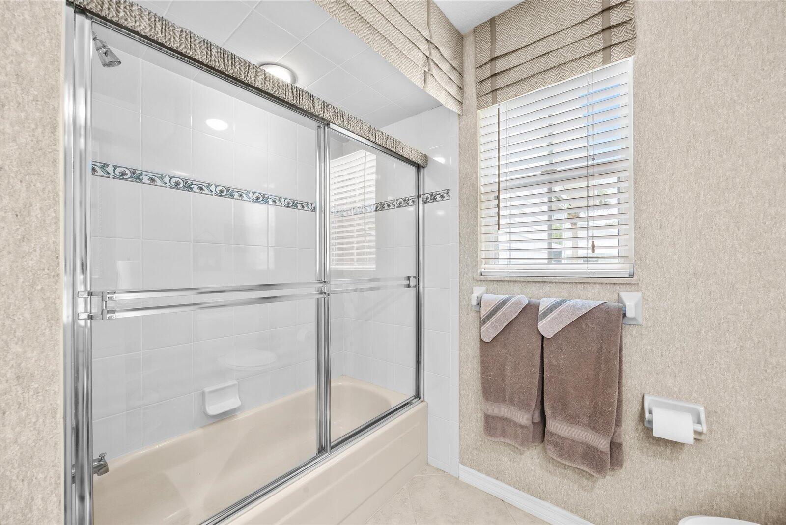 2375 Cove View Stuart, FL 34994 - Photo 18 of 46 37-cove in-12