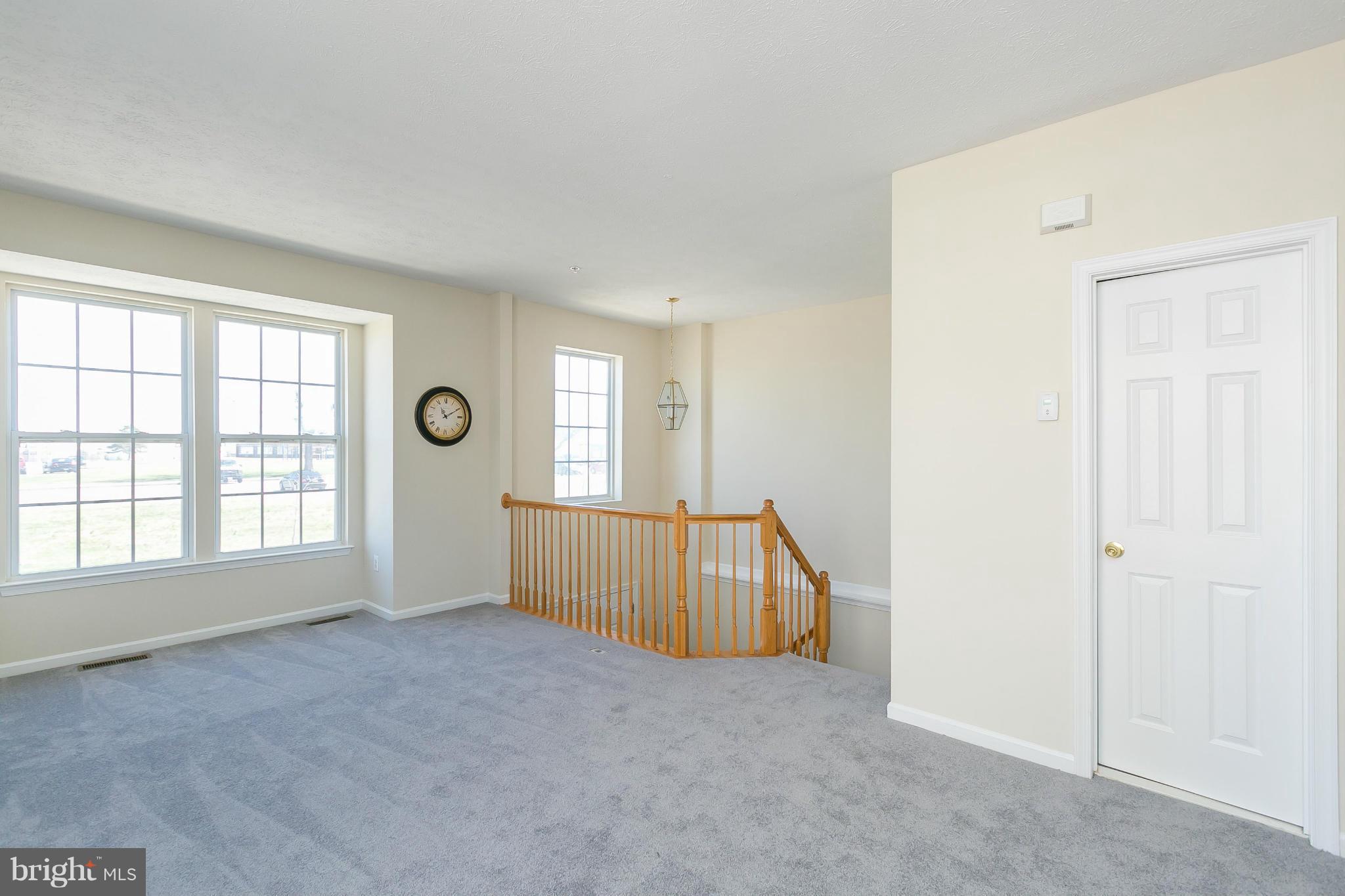 876 Lowe Road Baltimore, MD 21220 - Photo 6 of 28 Living Room