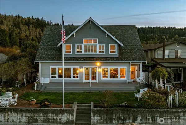 $1,349,990 | 817 Shorecrest Drive, Oak Harbor, WA 98277