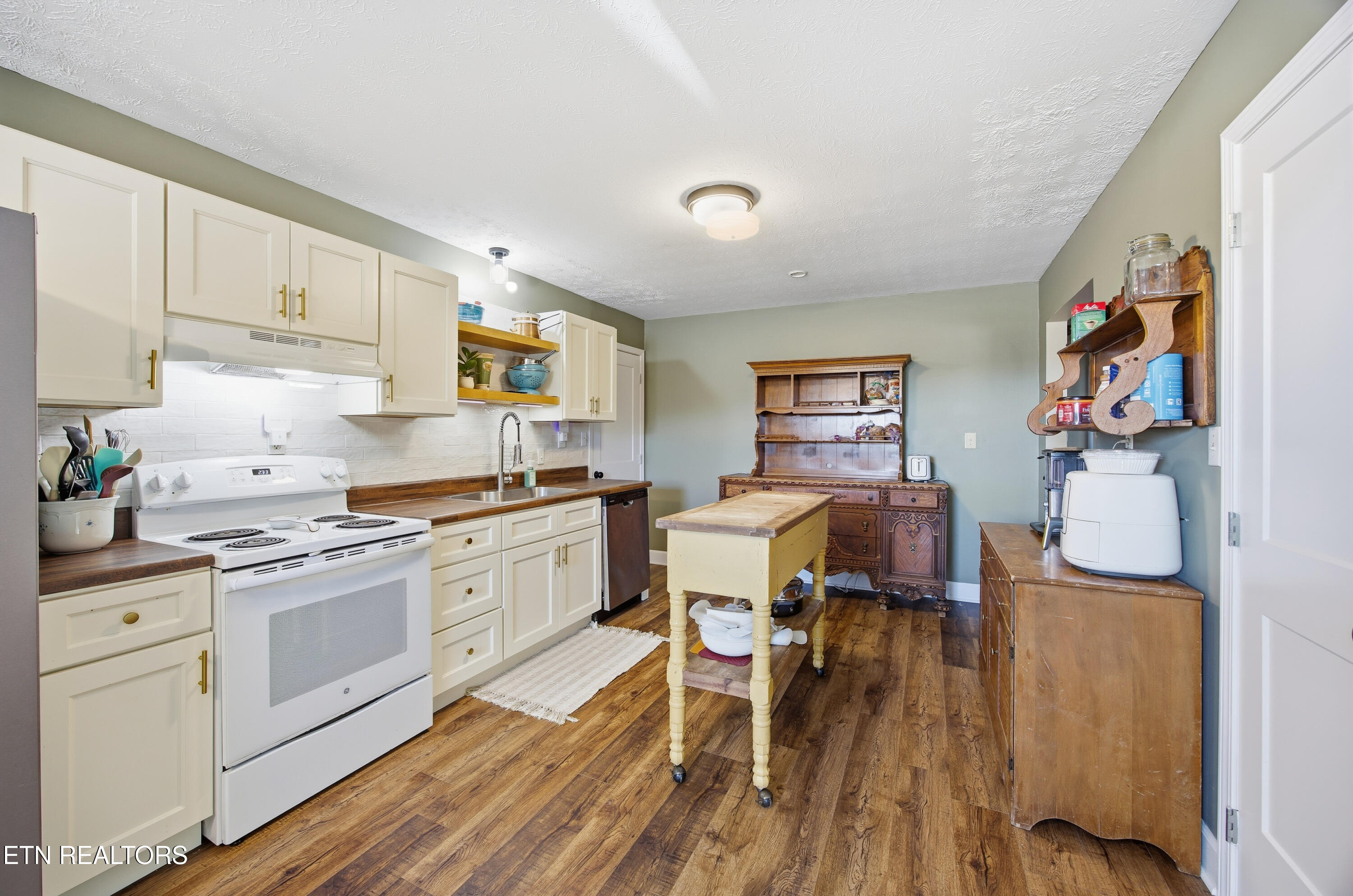 732 Paint Rock Ferry Road Kingston, TN 37763 - Photo 9 of 43 1S2A8688