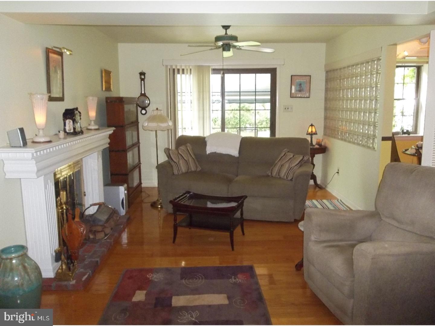 9 Freedom Road Sewell, NJ 08080 - Photo 10 of 24 Family Room