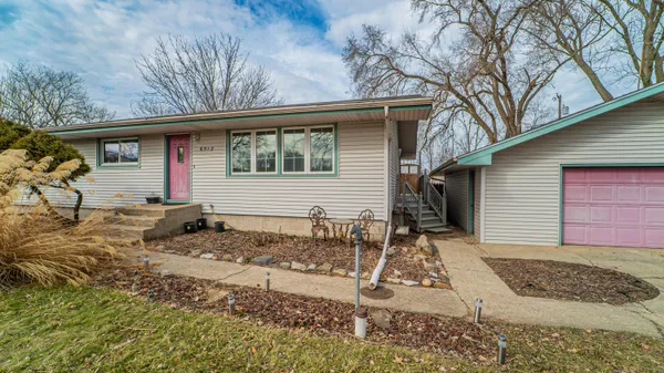 $250,000 | 6512 Evergreen Avenue, Portage, IN 46368