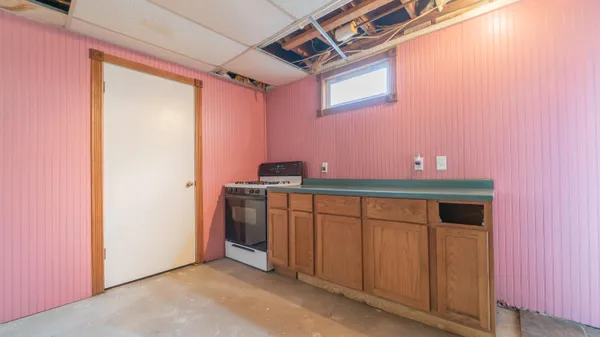 $250,000 | 6512 Evergreen Avenue, Portage, IN 46368