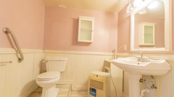 $250,000 | 6512 Evergreen Avenue, Portage, IN 46368