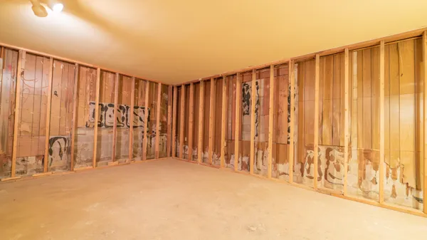 $250,000 | 6512 Evergreen Avenue, Portage, IN 46368