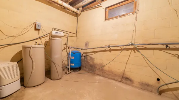 $250,000 | 6512 Evergreen Avenue, Portage, IN 46368