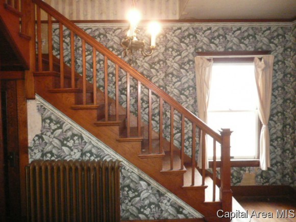 403 West Sheridan Road Petersburg, IL 62675 - Photo 5 of 18 Gallery Image 5