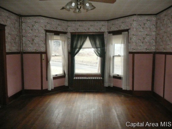403 West Sheridan Road Petersburg, IL 62675 - Photo 8 of 18 Gallery Image 8