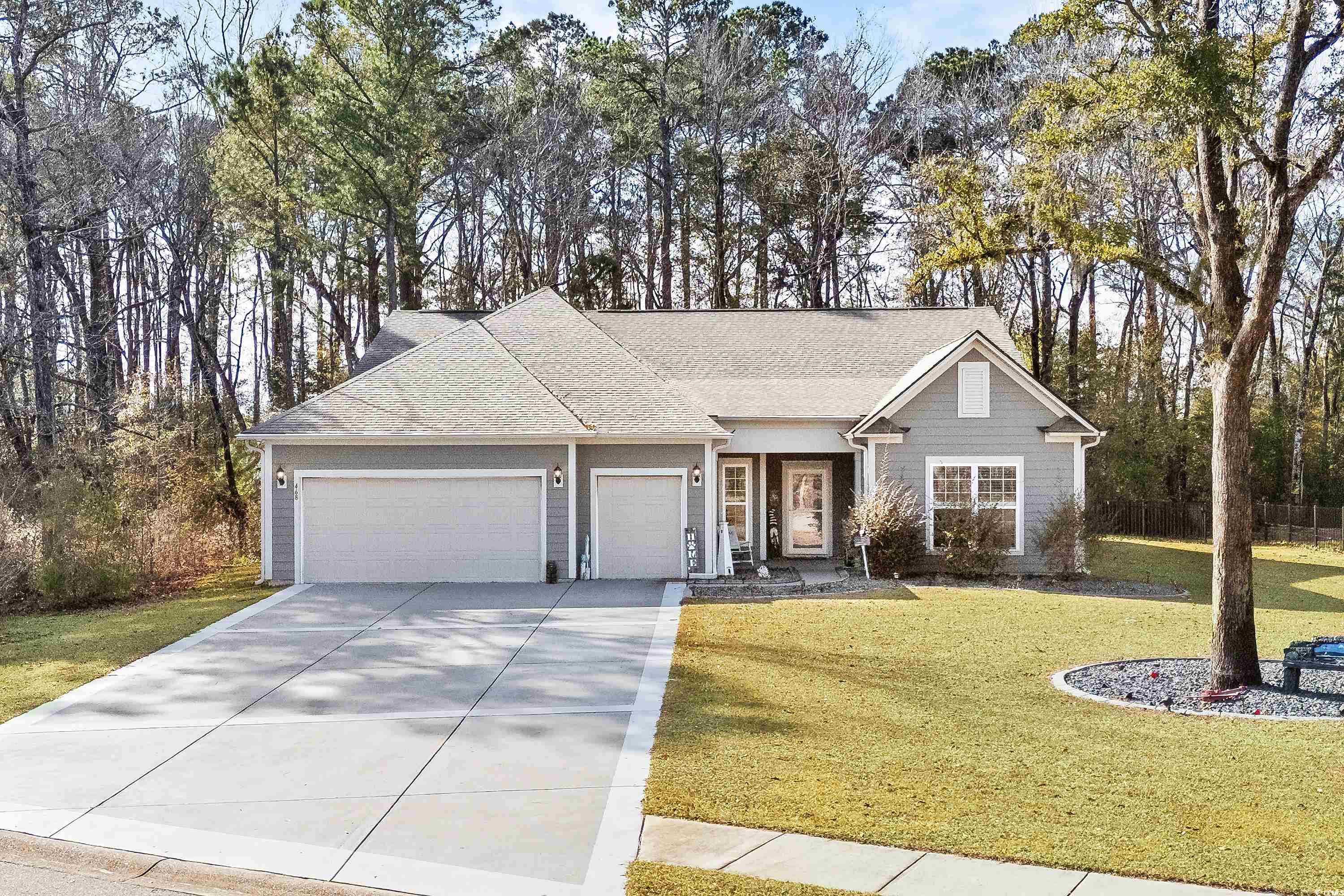 468 Trestle Way Conway, SC 29526 - Photo 23 of 36 Indoor/Outdoor patio featuring a hot tub and ceili