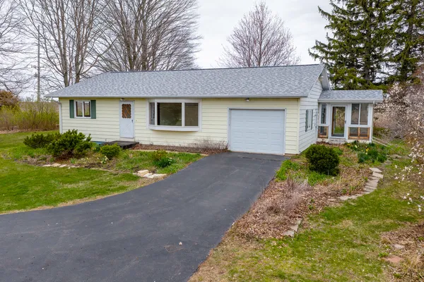 $185,000 | 19332-1950 County Road 1950 East, Princeton, IL 61356