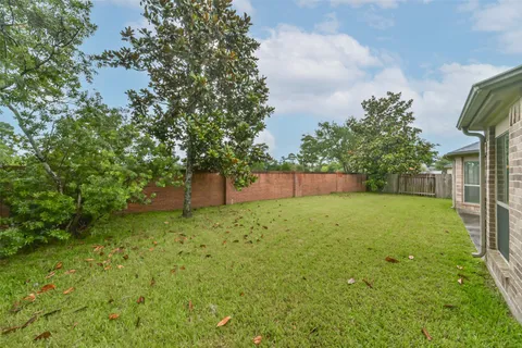 $320,000 | 15922 Azalea Shores Court, Houston, TX 77044
