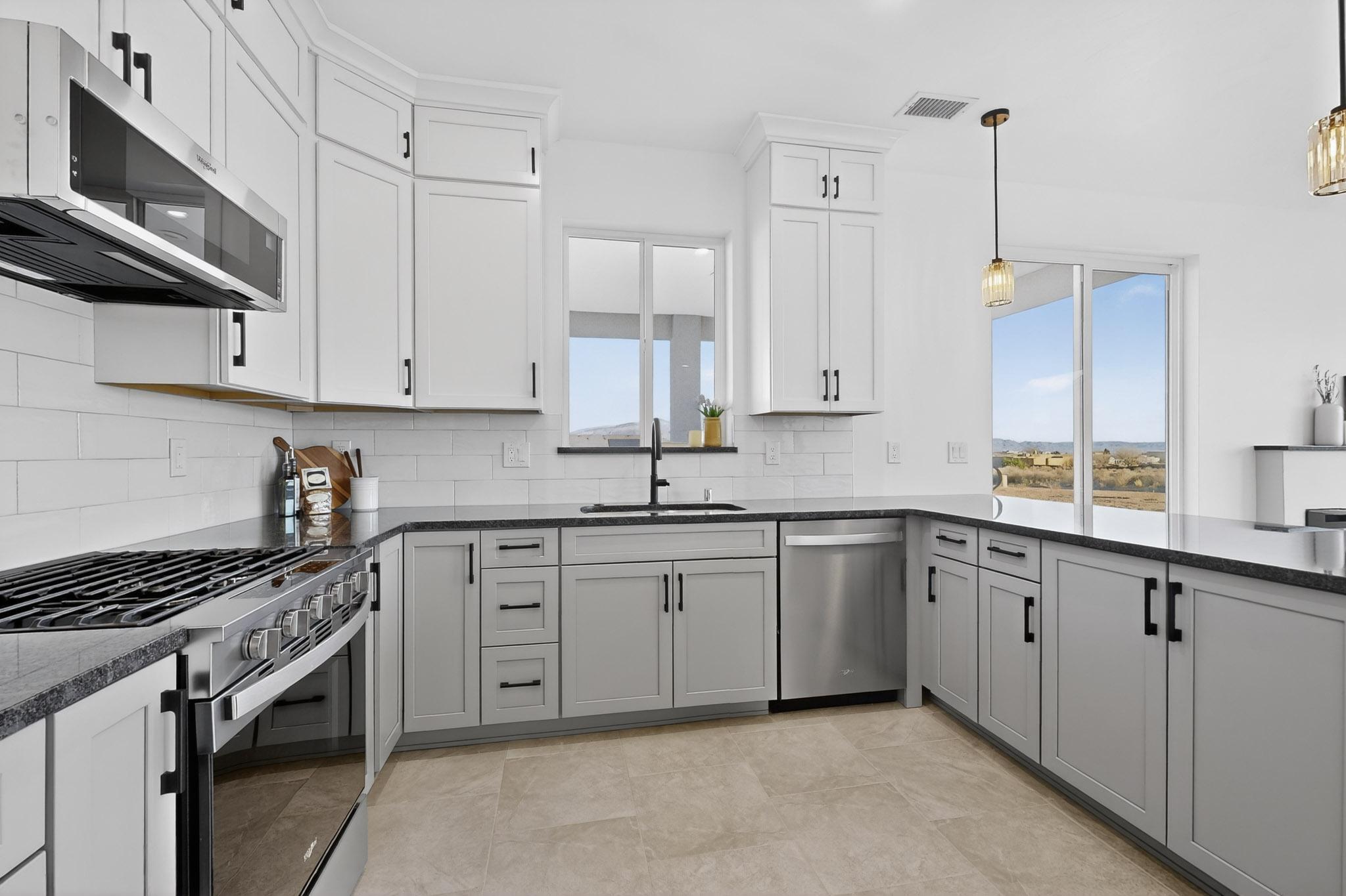 421 9th Avenue Northeast Rio Rancho, NM 87124 - Photo 13 of 48 Gallery Image 13
