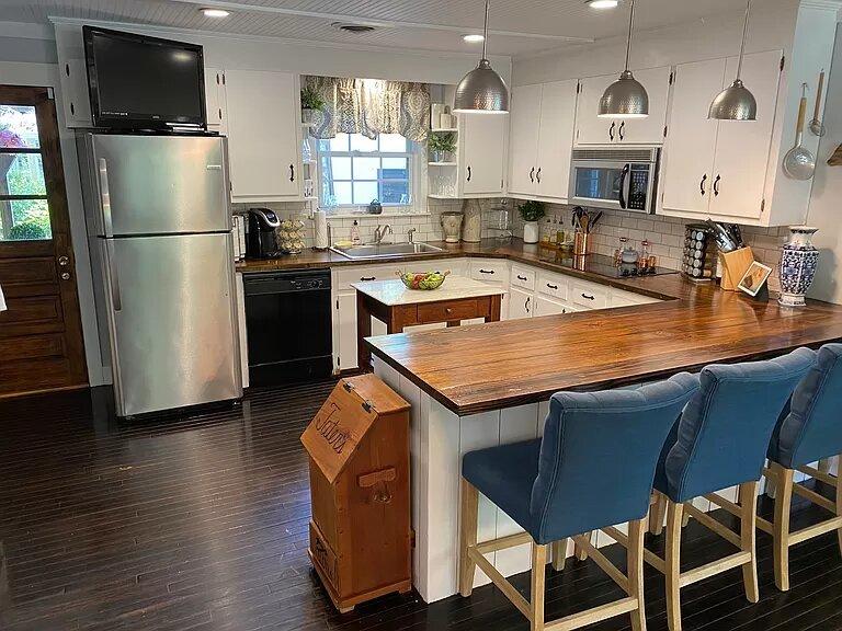1131 Talisman Road Mount Pleasant, SC 29464 - Photo 6 of 17 15