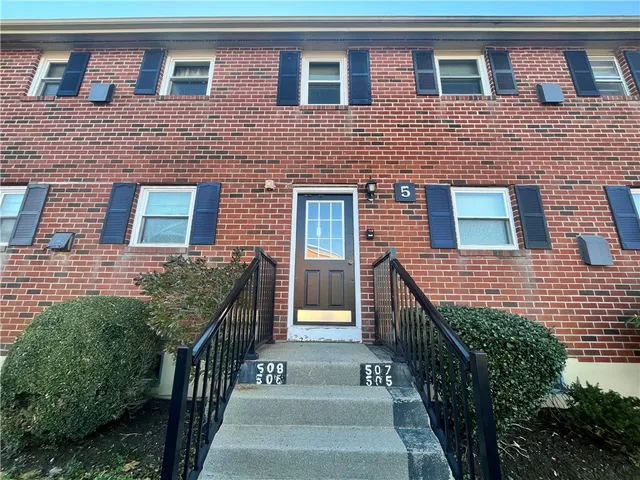 $1,950 | 70 Carroll Avenue, Unit 507, Newport, RI 02840