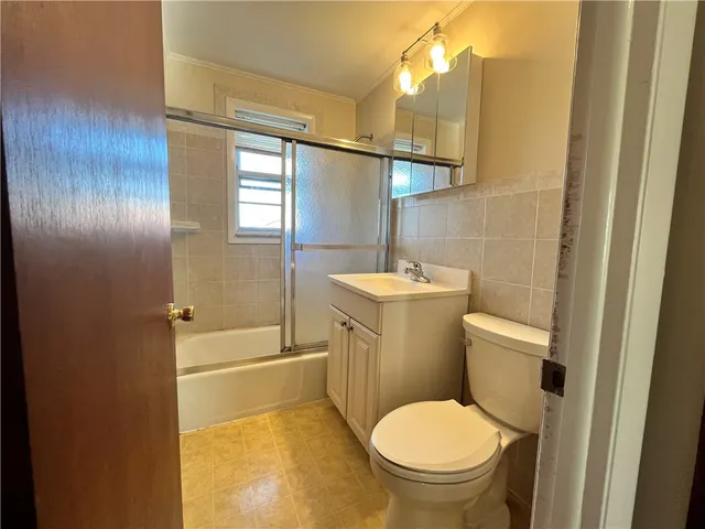 $1,950 | 70 Carroll Avenue, Unit 507, Newport, RI 02840