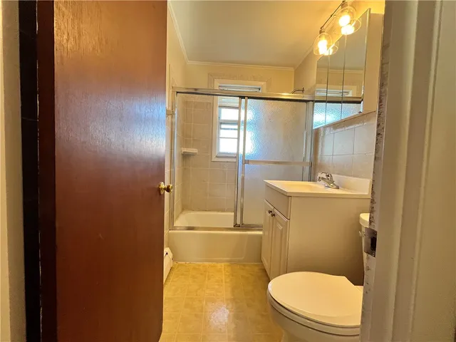 $1,950 | 70 Carroll Avenue, Unit 507, Newport, RI 02840