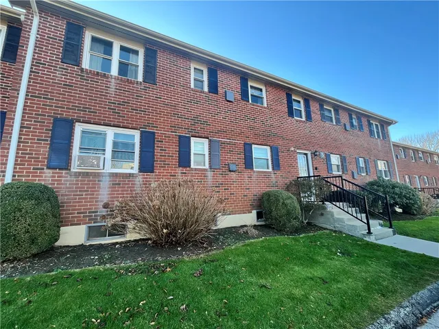 $1,950 | 70 Carroll Avenue, Unit 507, Newport, RI 02840