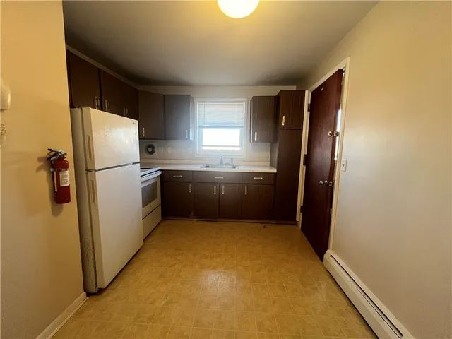 $1,950 | 70 Carroll Avenue, Unit 507, Newport, RI 02840