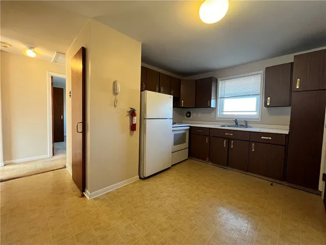 $1,950 | 70 Carroll Avenue, Unit 507, Newport, RI 02840