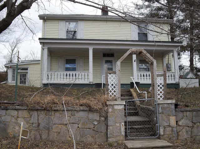 1435 Hewitt Road Swoope, VA 24479 - Photo 1 of 15 a front view of a house