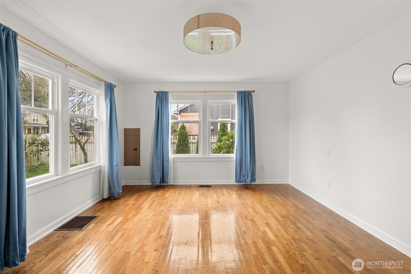 1412 Everett Street Sumner, WA 98390 - Photo 3 of 33