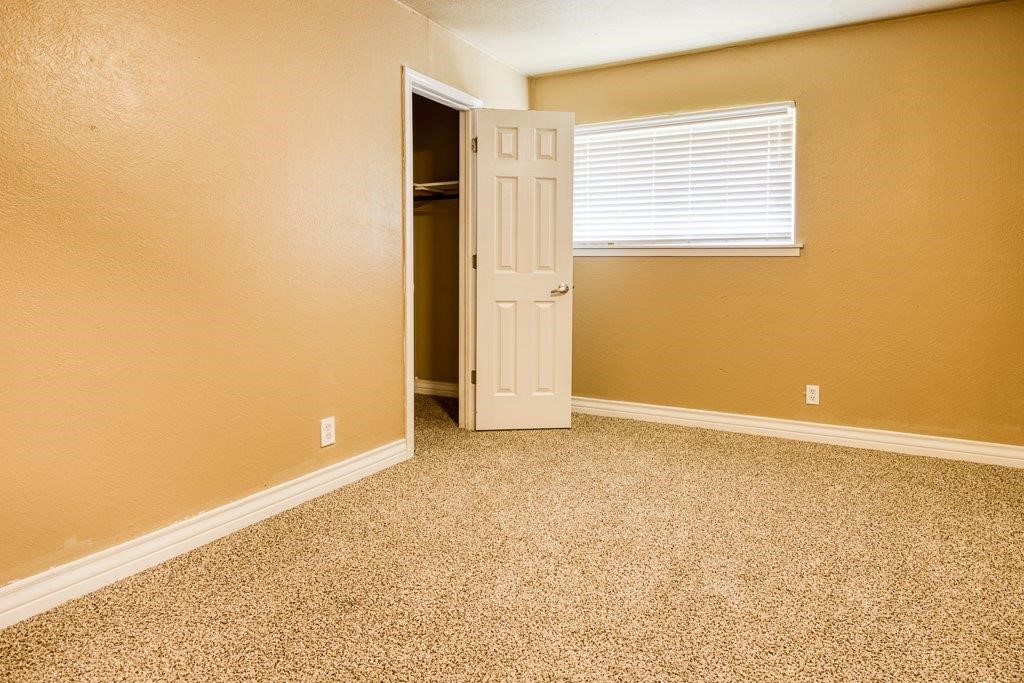 111 Chase Drive Portland, TX 78374 - Photo 11 of 26 an empty room with a empty space