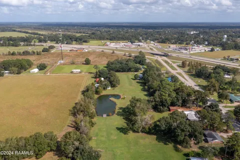 $300,000 | 135 Woodys Lane, Sunset, LA 70584